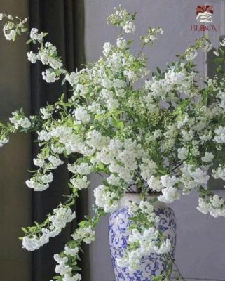 Hoa để bàn ăn gia đình-trắng nhạt