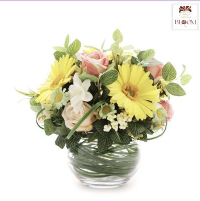Hoa giả để bàn giáo viên-vàng trắng